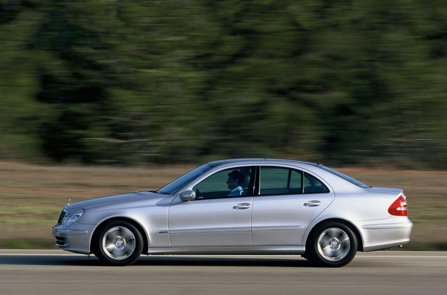  Mercedes-Benz E-Class 2002 года  (фото 119 из 448)